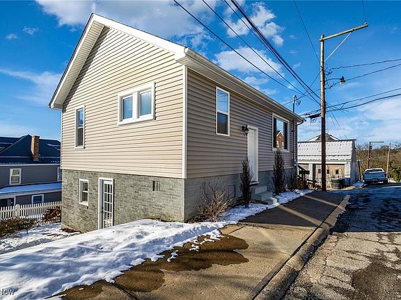 2nd image of 1224 Oakmont St