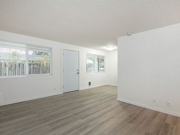 2nd image of 414 5th St NE APT A