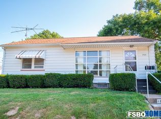 1721 W Hayes St, Davenport, IA 52804
