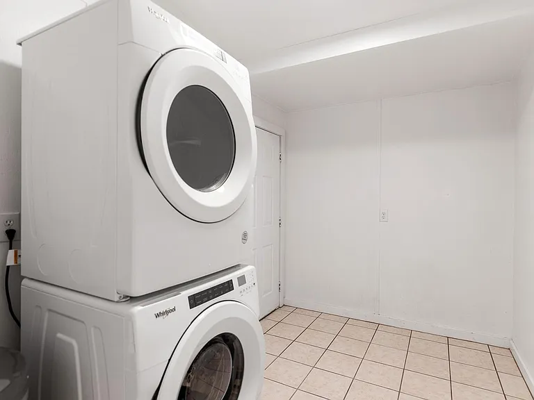 New washer/dryer and 2nd bathroom with corner shower by mid Nov