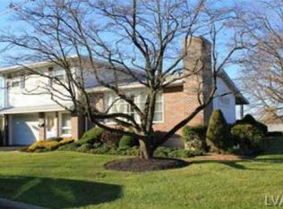 129 E Keller St, Topton, PA 19562