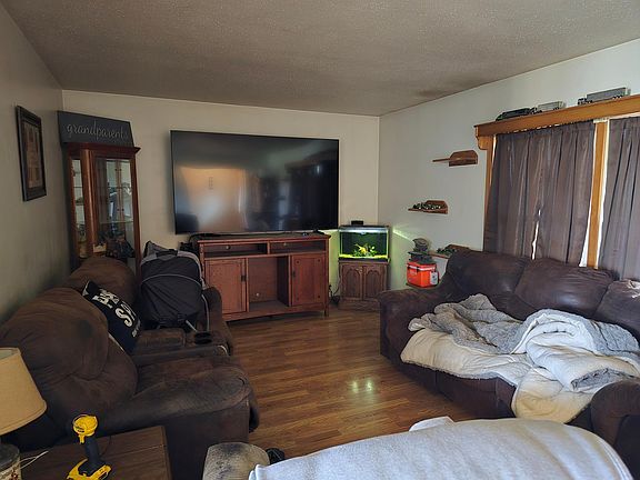 3rd image of 216 N Front St