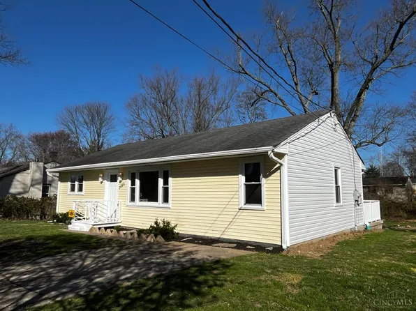 3492 Virginia Dr, Amelia, OH 45102