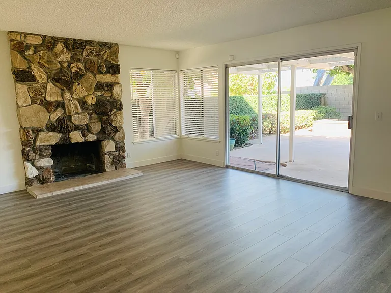 14751 Mulberry Ave — Photo 10