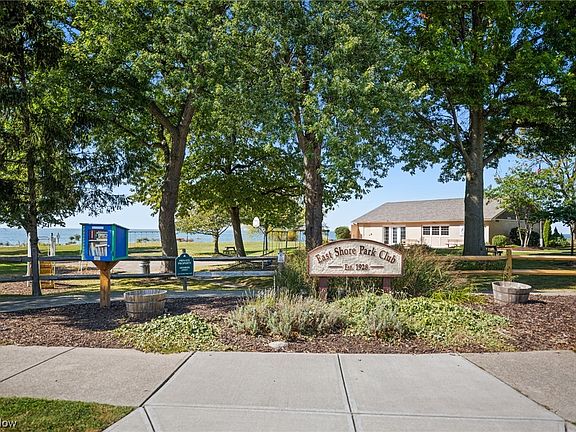 2nd image of 17422 E Park Dr