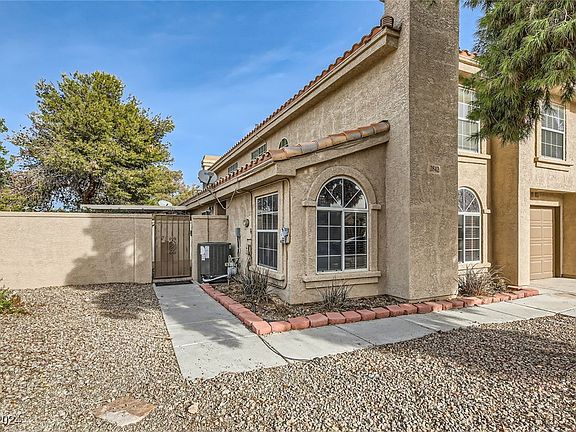 5th image of 2842 Brittany Mesa Dr