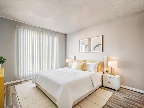 2818 S Bartell Dr APT 39, Houston, TX 77054