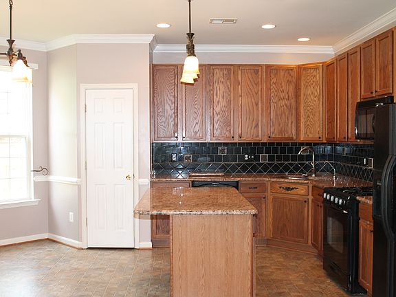 5th image of 15421 Leeds Hill Way