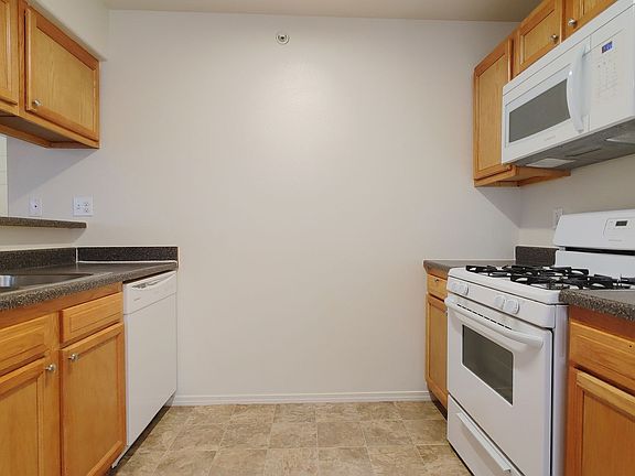 4th image of 509 Valencia Dr SE #3