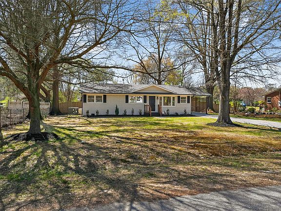 3rd image of 2840 Providence Rd