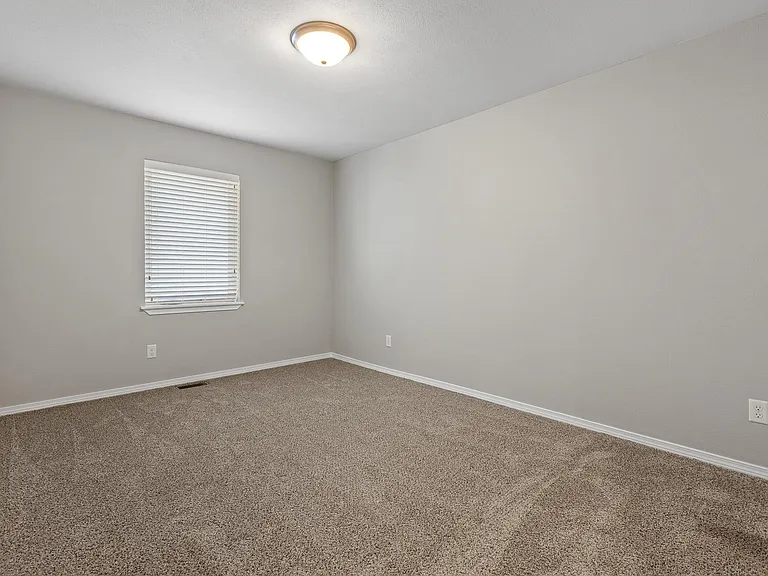 8338 N Seminole Ct — Photo 17