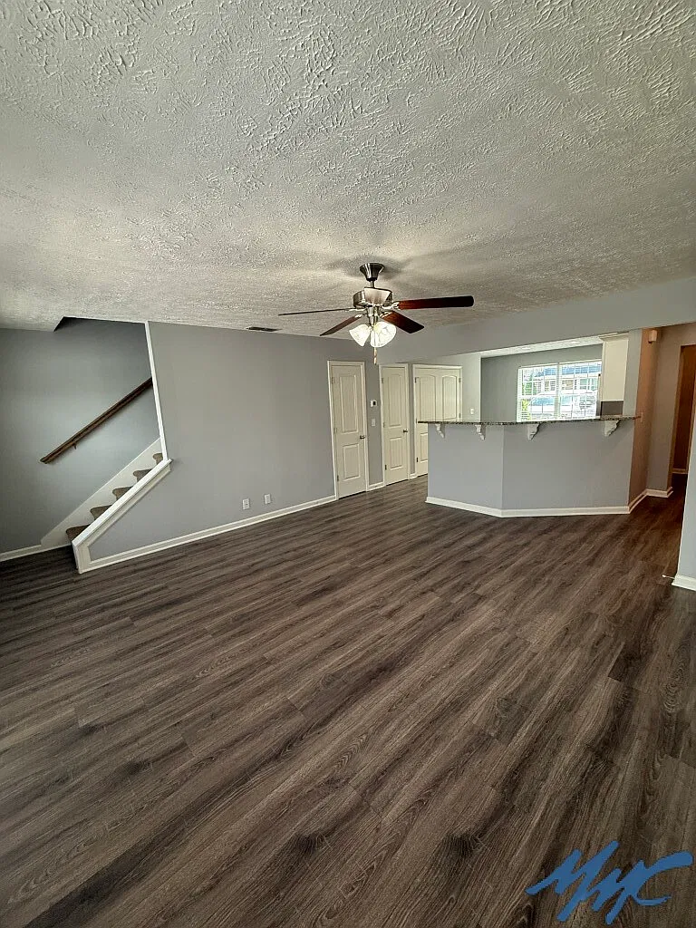 3 bed, 2.5 bath, 1360 sqft, $1,695 — Photo 4