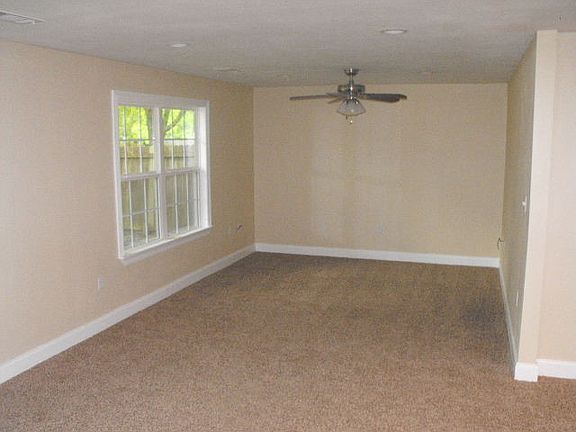 5th image of 1365 Westlawn Dr