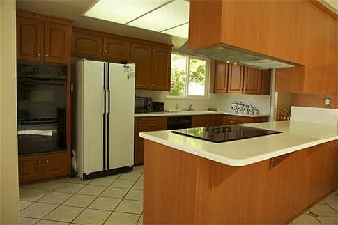 5th image of 2647 Bonnie Brae Ave