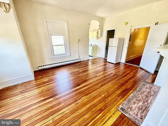 4th image of 4700 Wayne Ave #2F