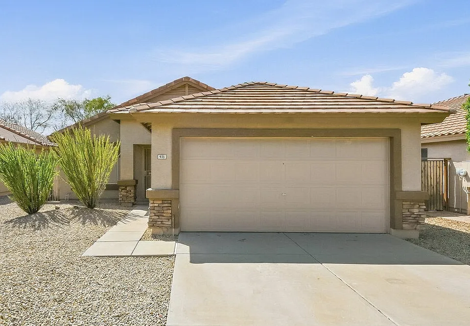973 E Yuma Ave