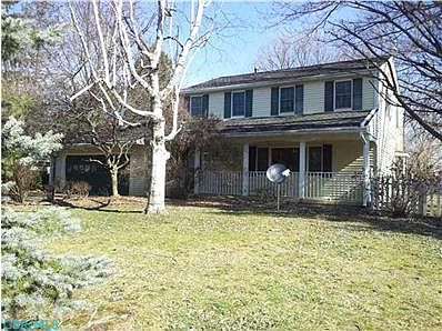 2nd image of 680 Hawthorne Dr