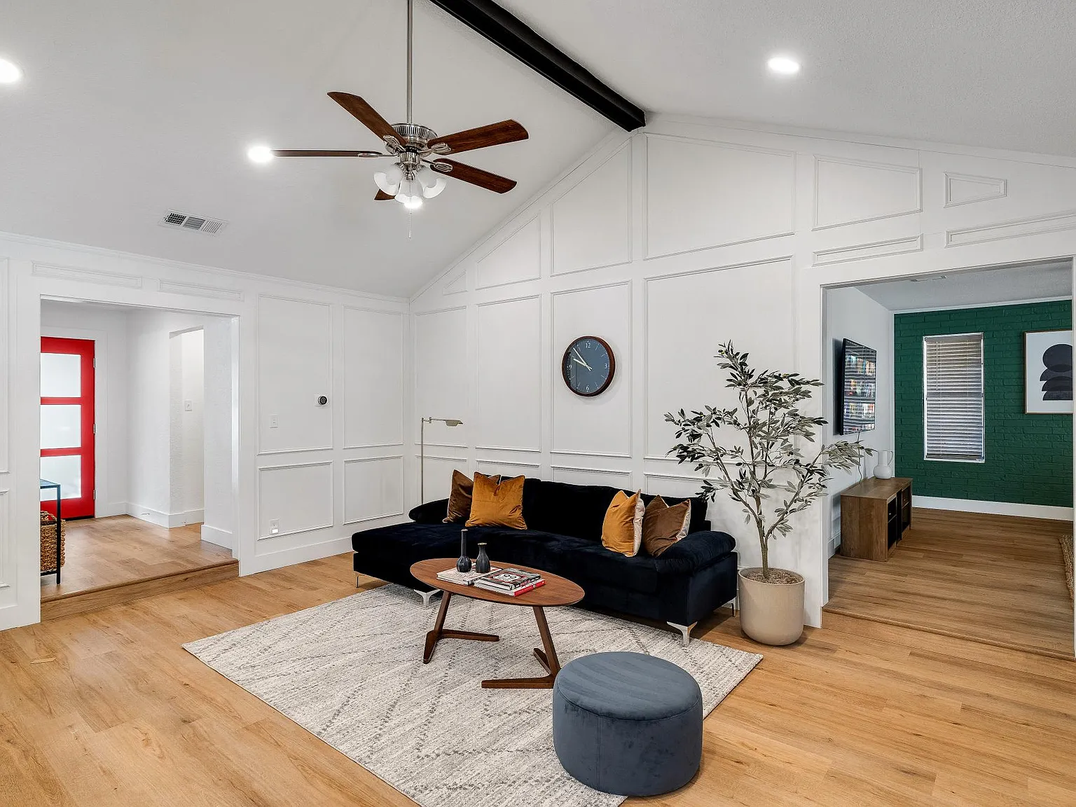 1402 Tiffany Forest Ln — Photo 3