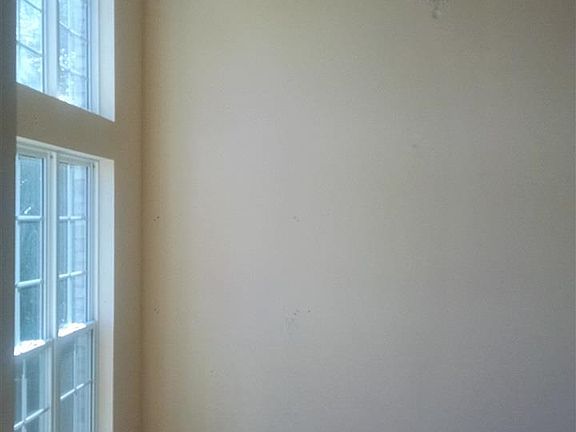2nd image of 2033 Lynmore Dr