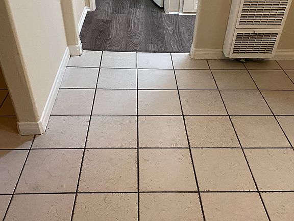 2nd image of 832 King Ave #832