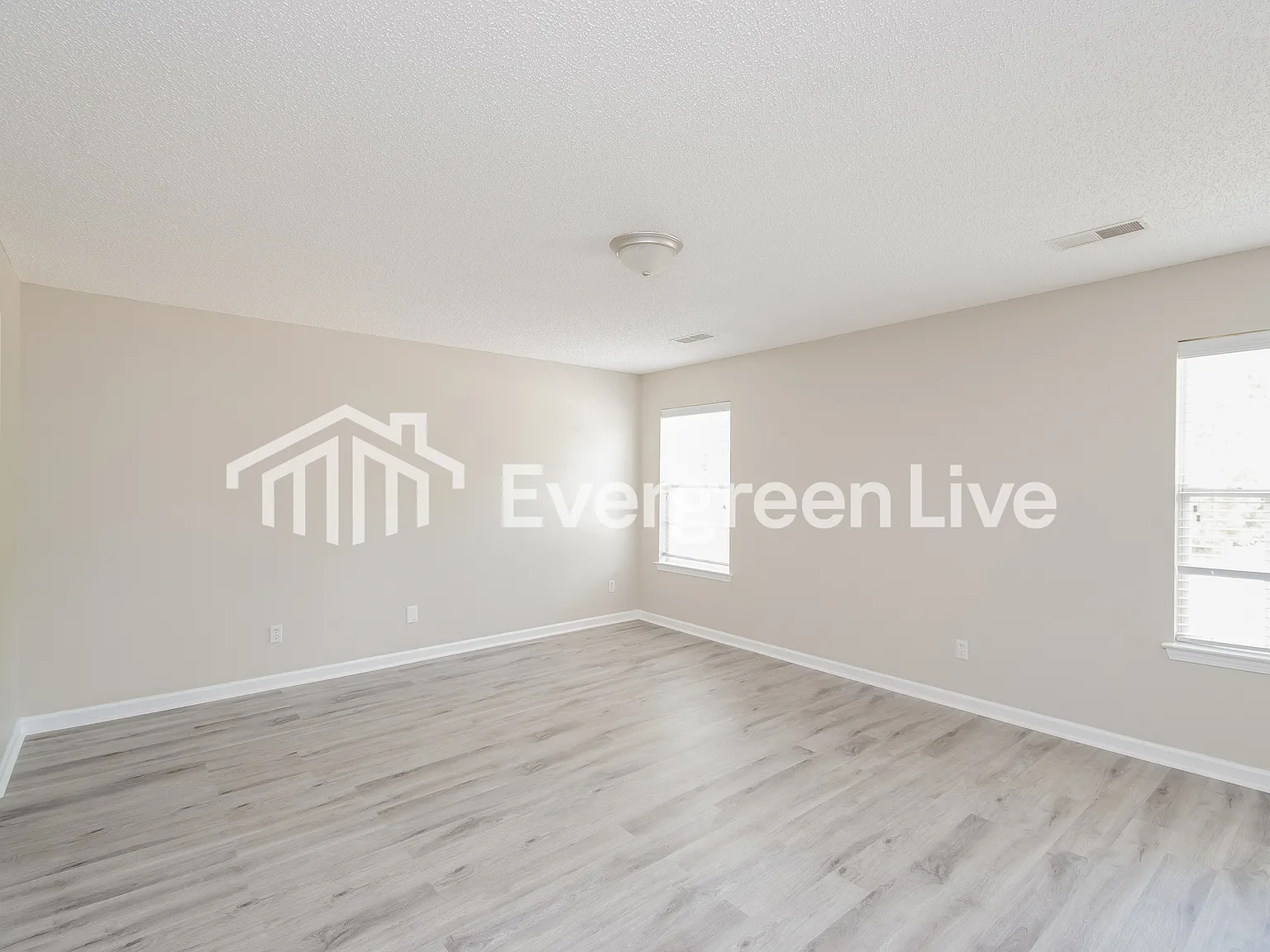 5 bed, 3.5 bath, 2960 sqft, $2,595 — Photo 4