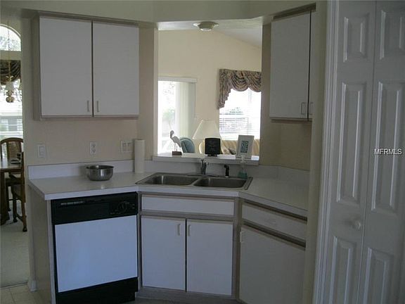 3rd image of 25324 River Crest Dr