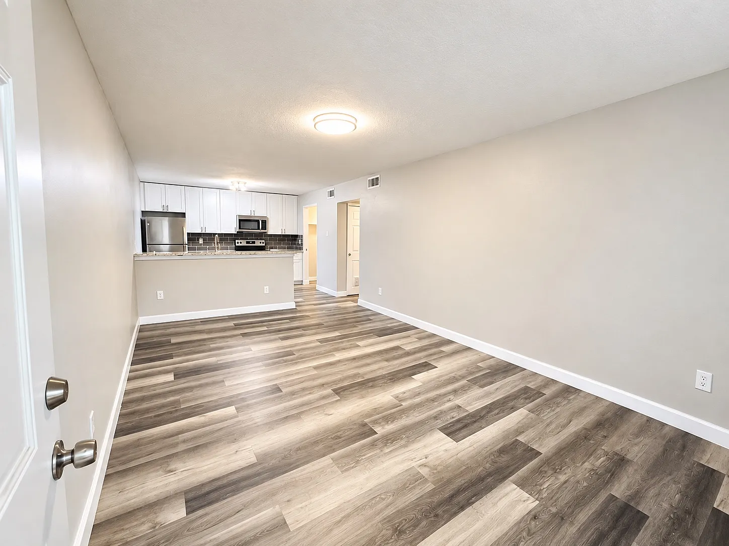1 bed, 875 sqft, $1,295 — Photo 2