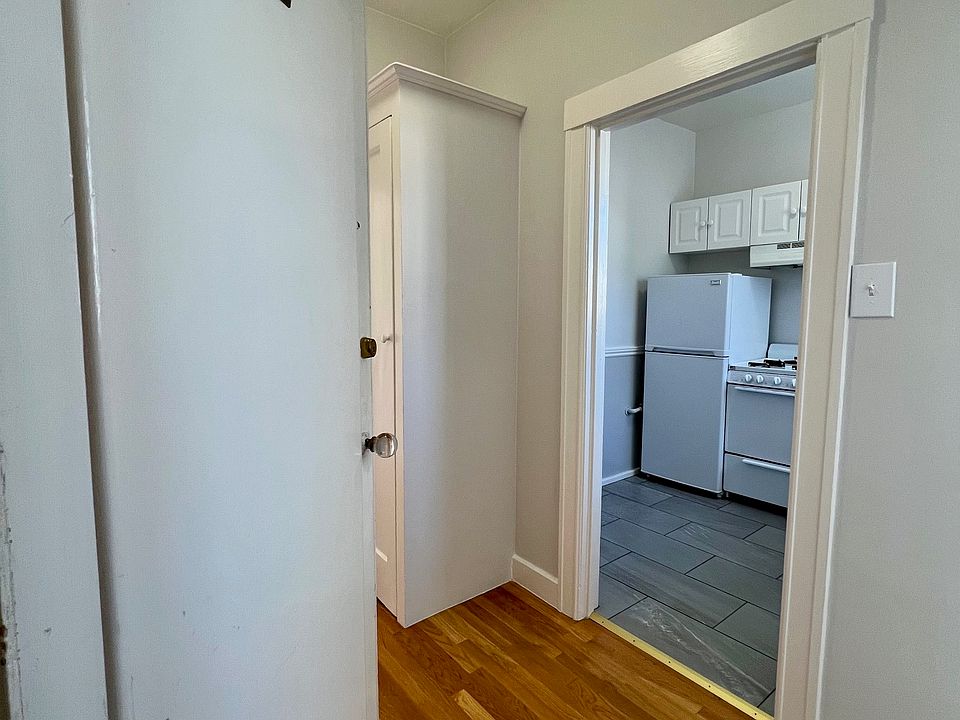 1st image of 33 Pearl St APT 12