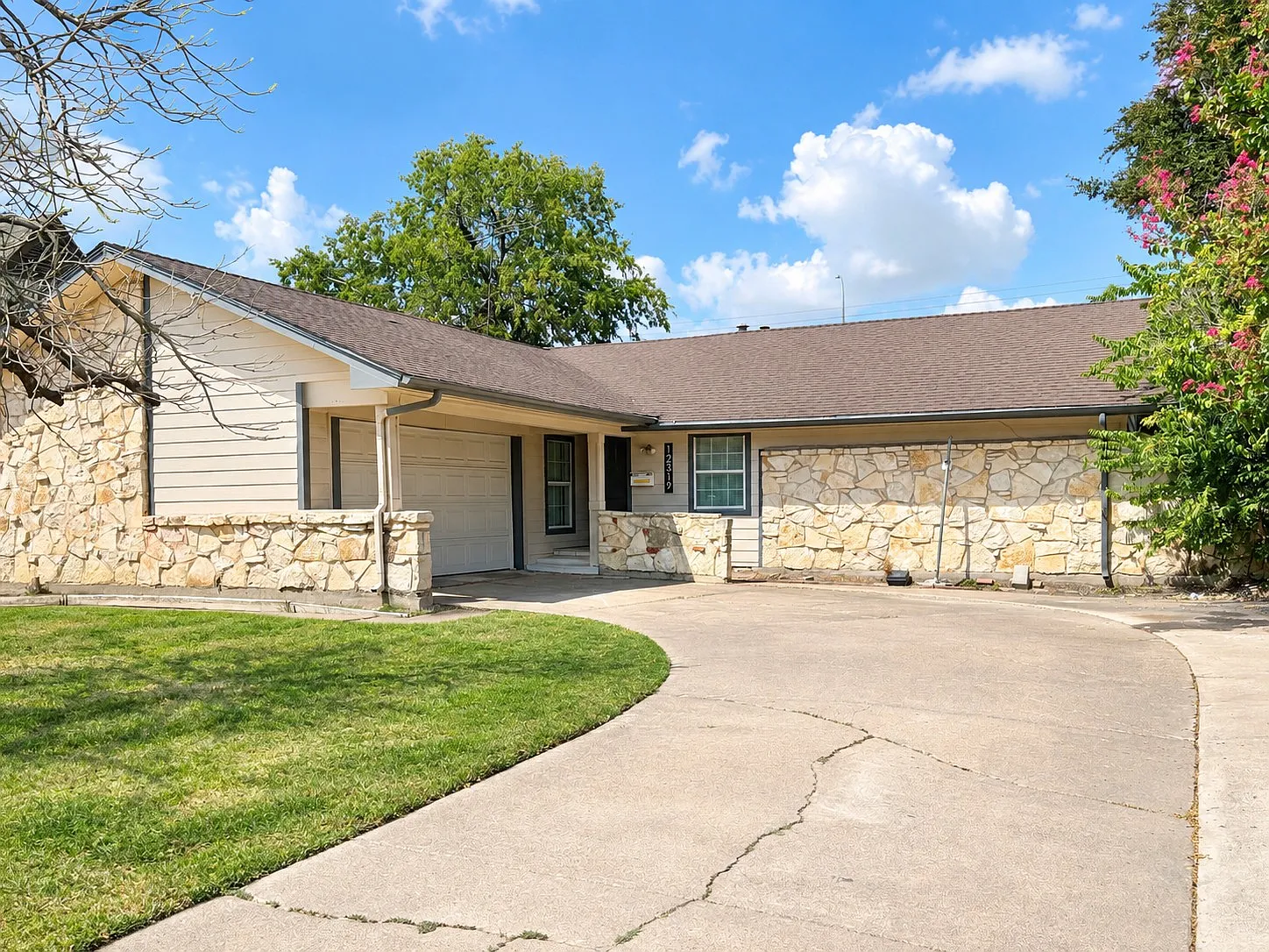 5 bed, 2106 sqft, $3,200 — Photo 1