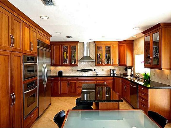 2nd image of 1420 Tagus Ave