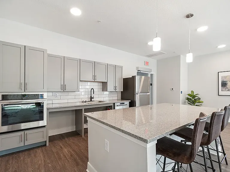 Sunland Flats — Photo 33
