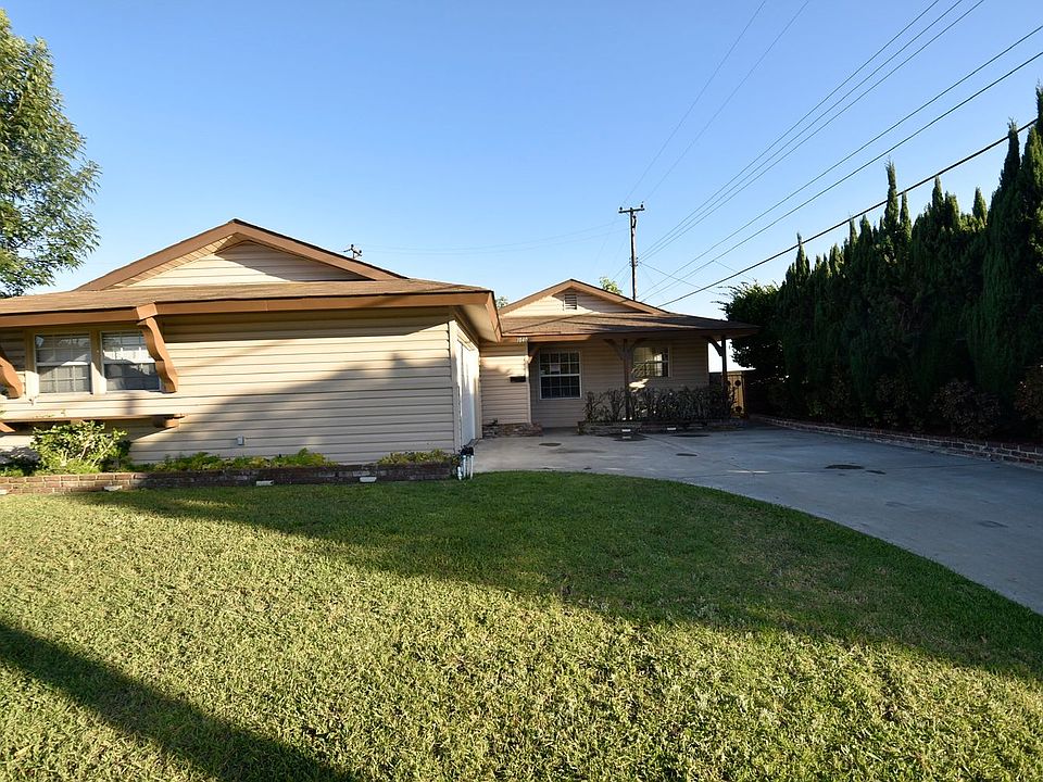 1st image of 1040 E Brenner Dr