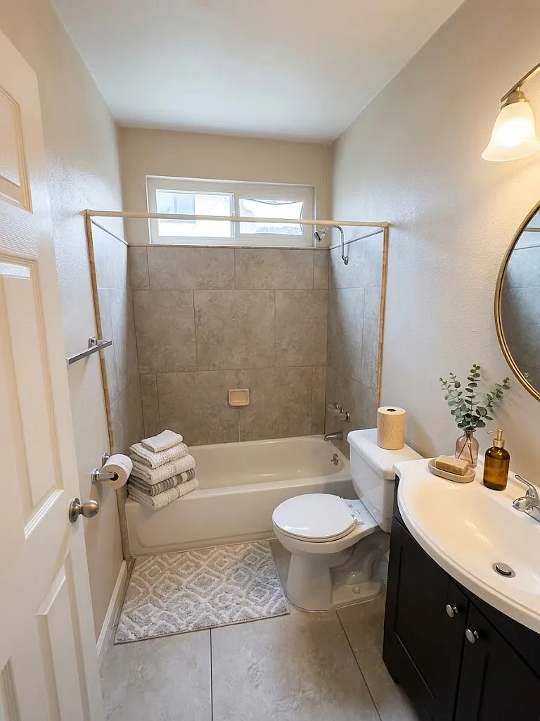 5401 W Olympic Blvd — Photo 4