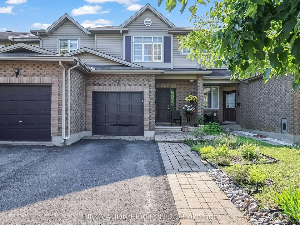 165 Lilibet Cres