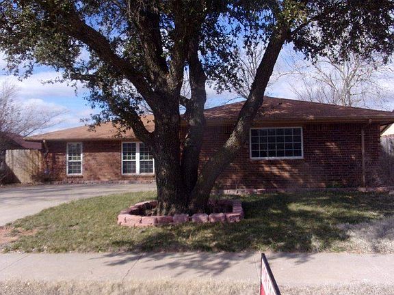2nd image of 4522 NE Highlander Cir
