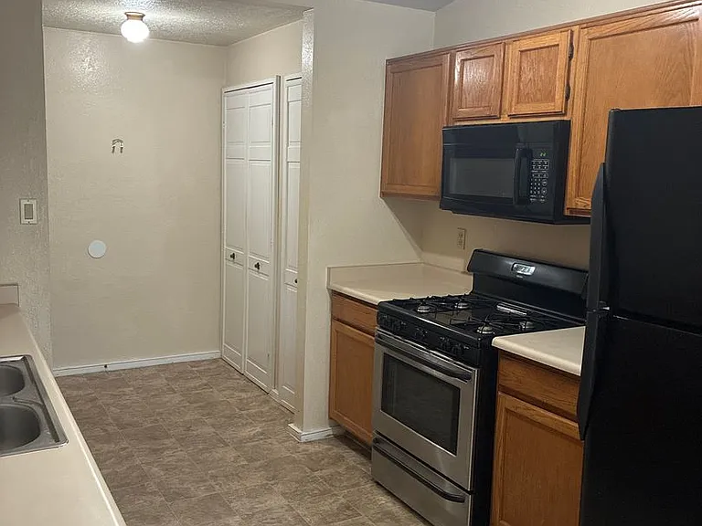 5432 Pepperwood Ct NW — Photo 2