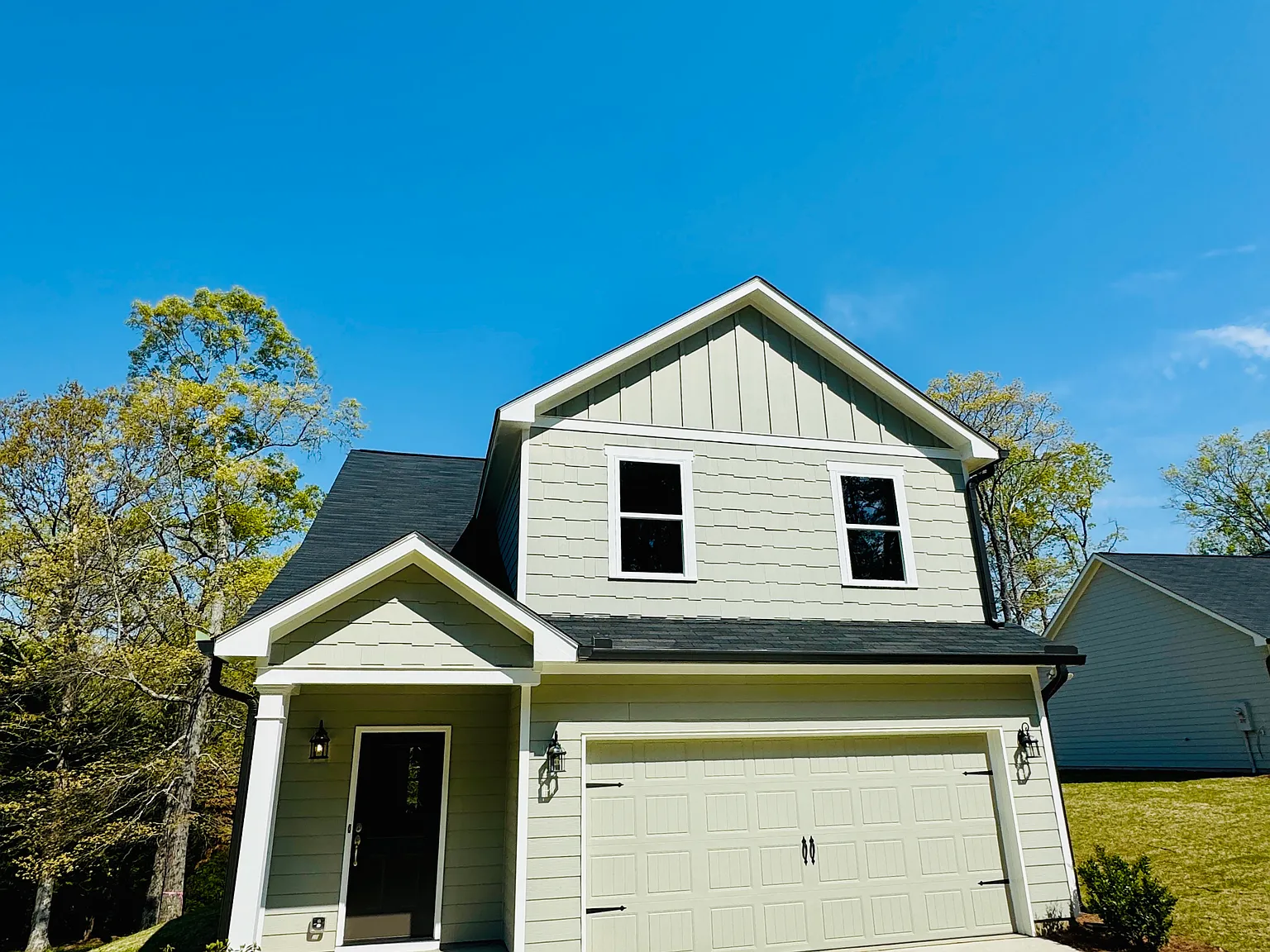 241 Perimeter Rd — Photo 2