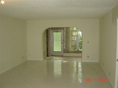 3rd image of 130 Lake Olive Dr