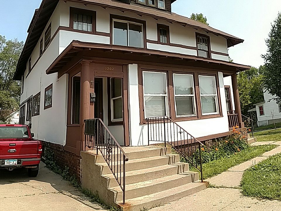 1st image of 624 22nd Ave N