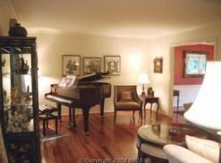 111 Edith Dr, Rockville, MD 20850