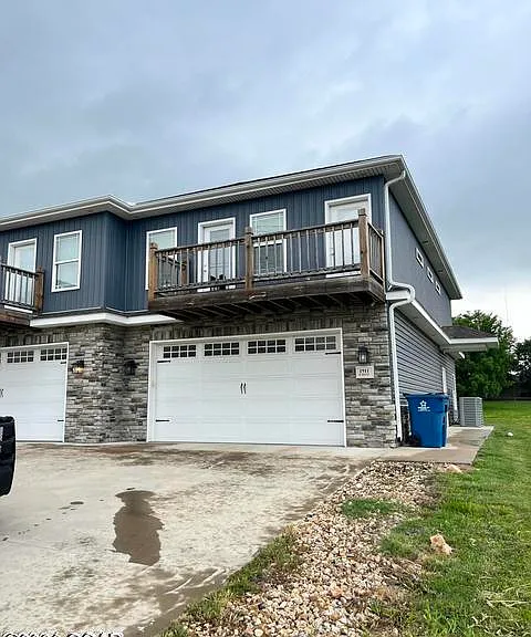 1911 W 26th St — Photo 2