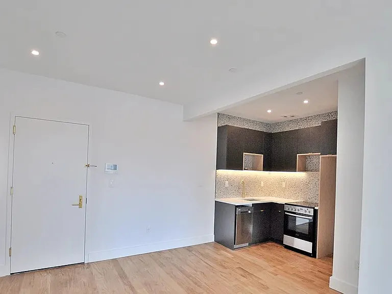 791 Sterling Pl — Photo 4