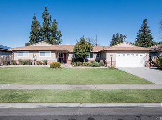498 W Vartikian Ave, Fresno, CA 93704