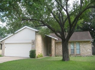 8223 Old Trail Dr, Houston, TX 77040