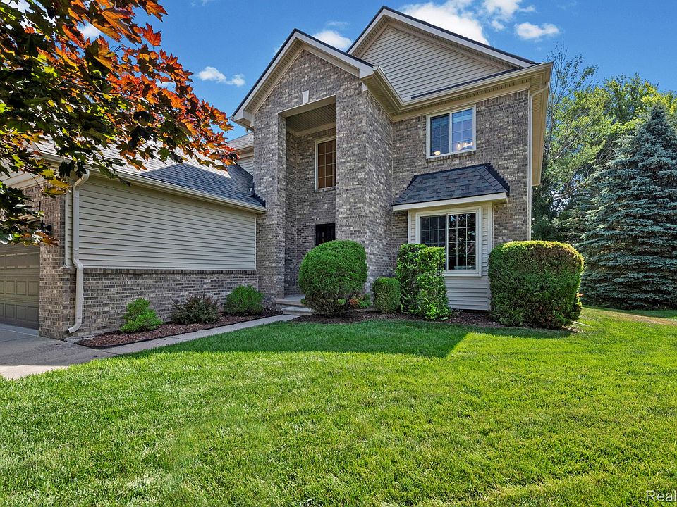 1st image of 23003 Waterview Dr