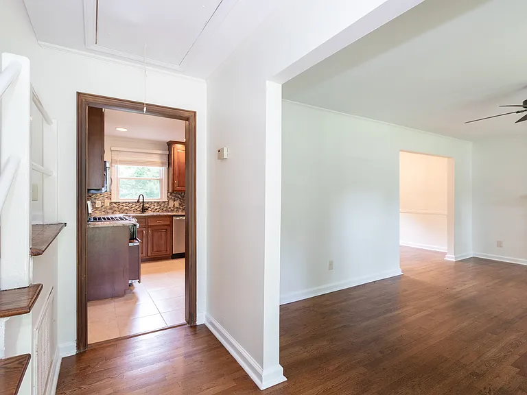 5839 Wedgewood Dr — Photo 2