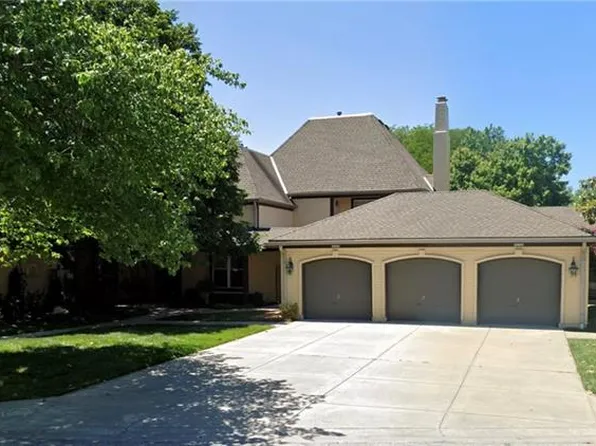 10804 Glenwood St, Overland Park, KS 66211