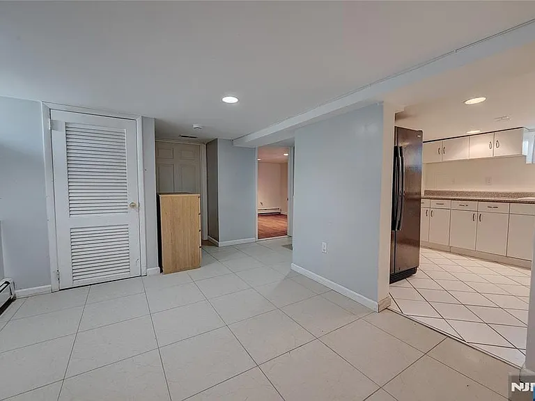 33 Fournier Cres — Photo 15