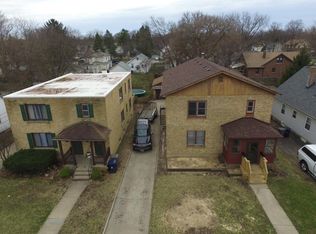 611 Lincoln Ave, Elgin, IL 60120