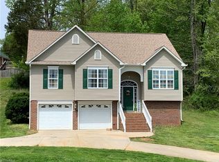 145 Christine Ln, Thomasville, NC 27360